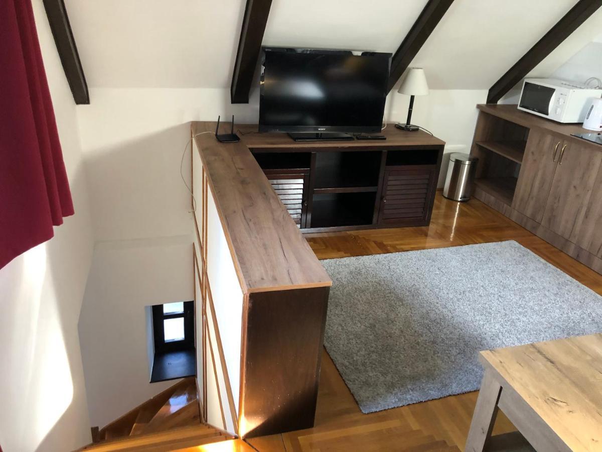 Echo Apartman ティハニ エクステリア 写真